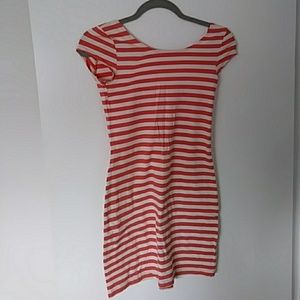 Cute Red Striped Backless T-Shirt Dress
