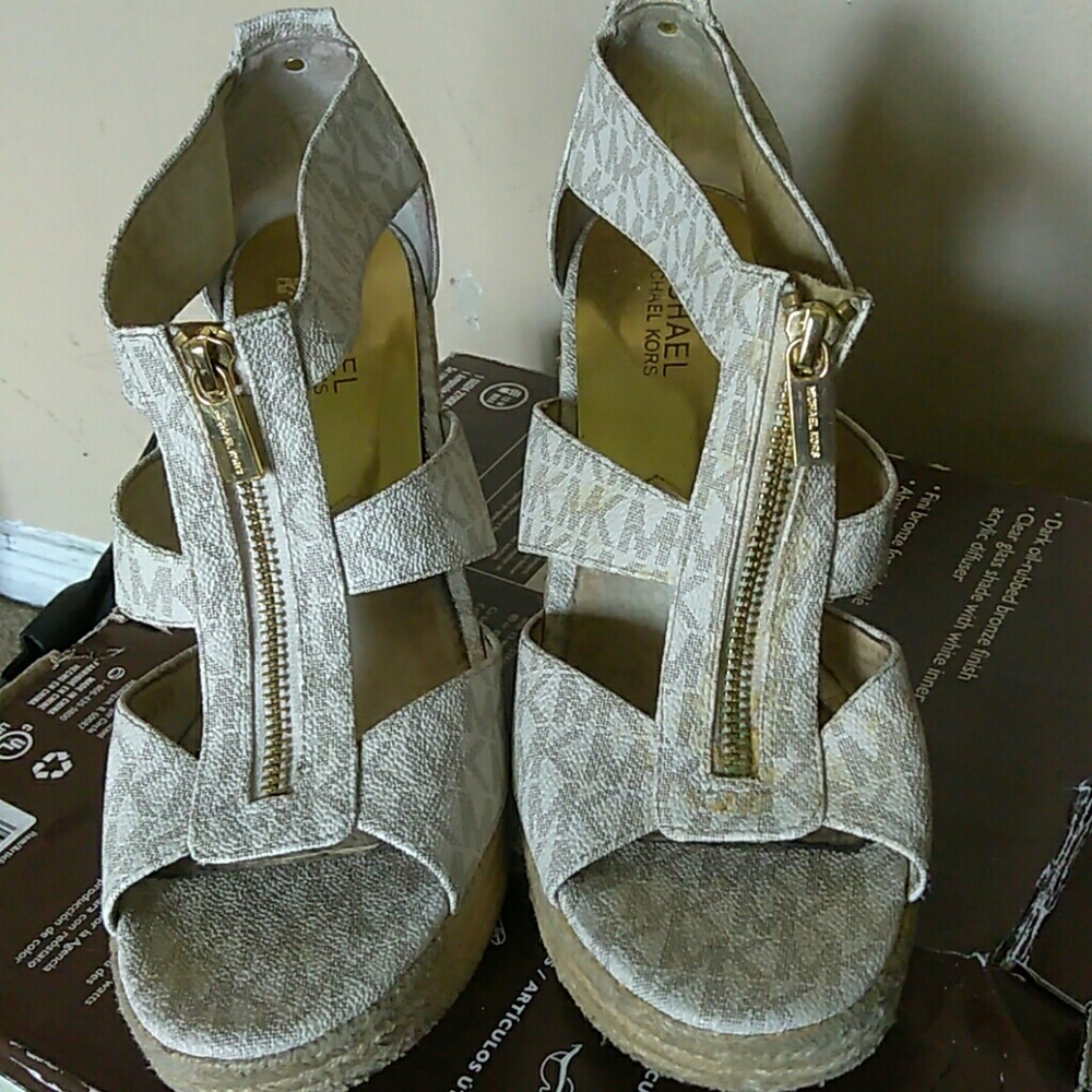 White micheal kors wedges