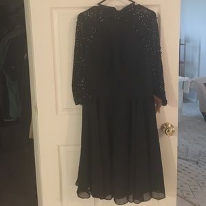 Black 3/4 sleeve cocktail dress