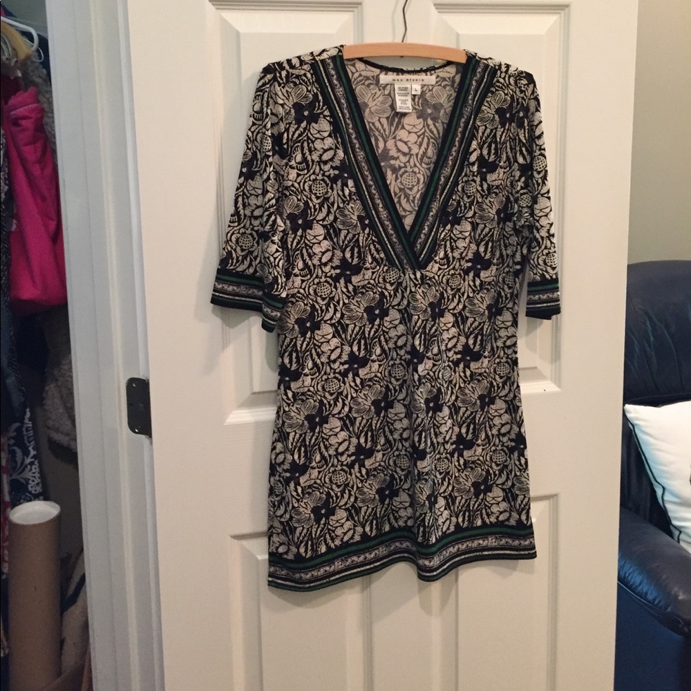 Max Studio Tunic Top size Large. Black/Green/Cream
