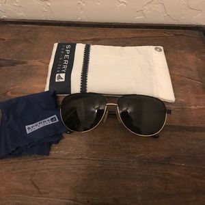 Sperry Aviator Sunglasses with case & cloth