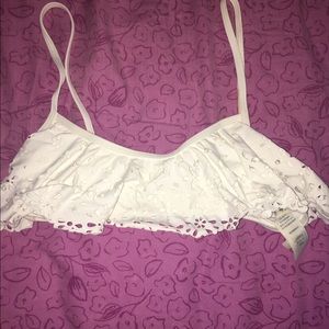 WHITE SCALLOPED LACE BIKINI TOP