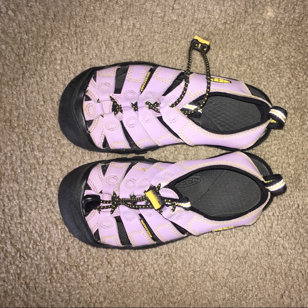 Kids barely worn Keens