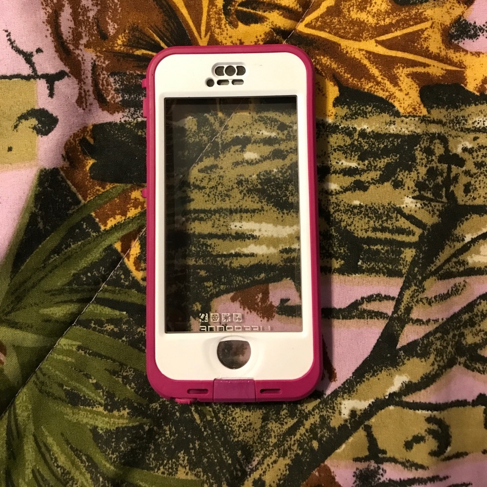 Life proof case for iPhone 5