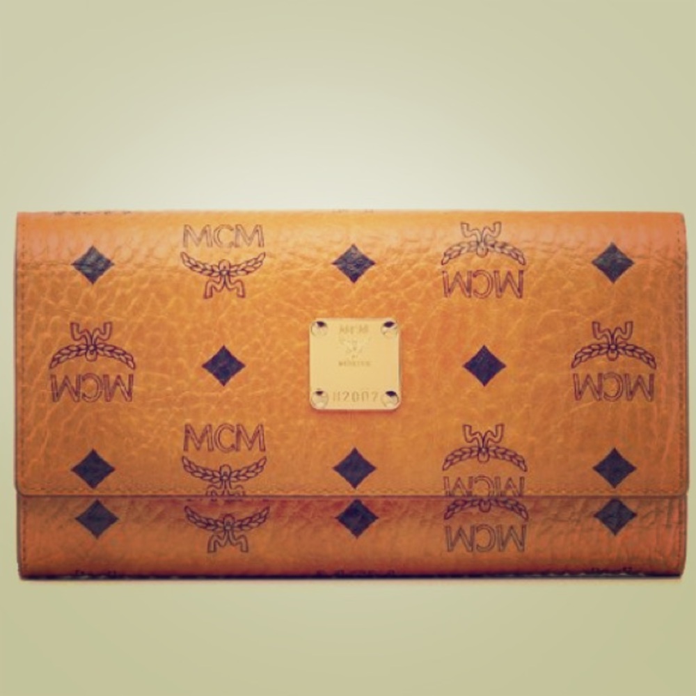 ❌SOLD❌MCM Heritage Large Bi-fold Wallet