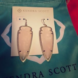 NWT Kendra Scott Rose Quartz Slylar Earrings