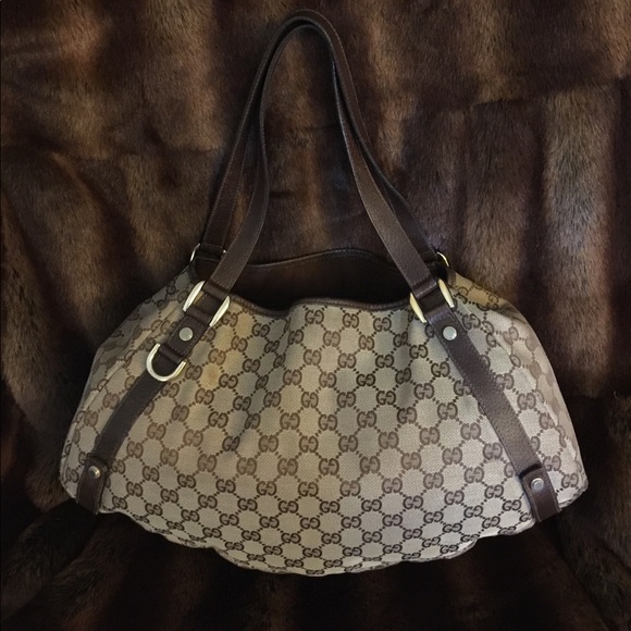 Gucci Handbags - Gucci Abbey handbag/tote