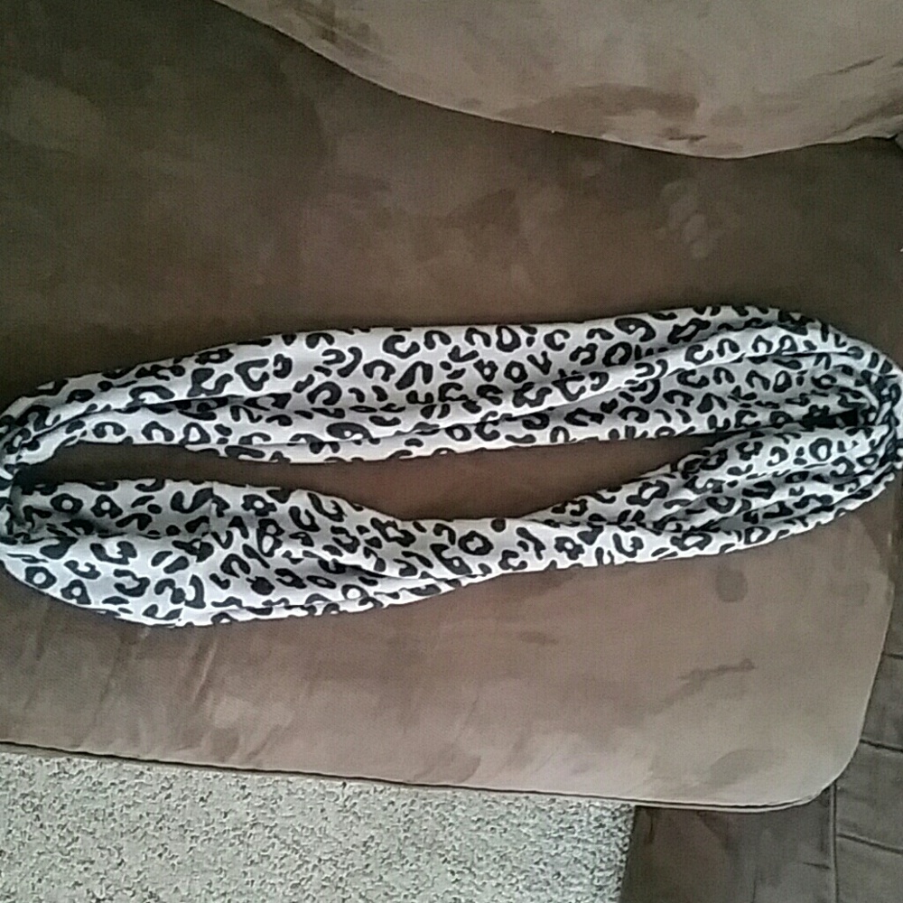 Infinity scarf