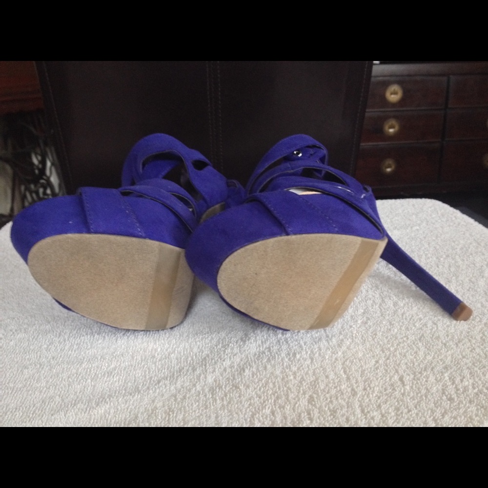 JustFab Pallina High Heels - Picture 6 of 8