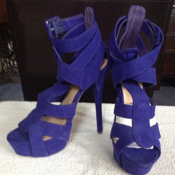 JustFab Pallina High Heels - Picture 3 of 8