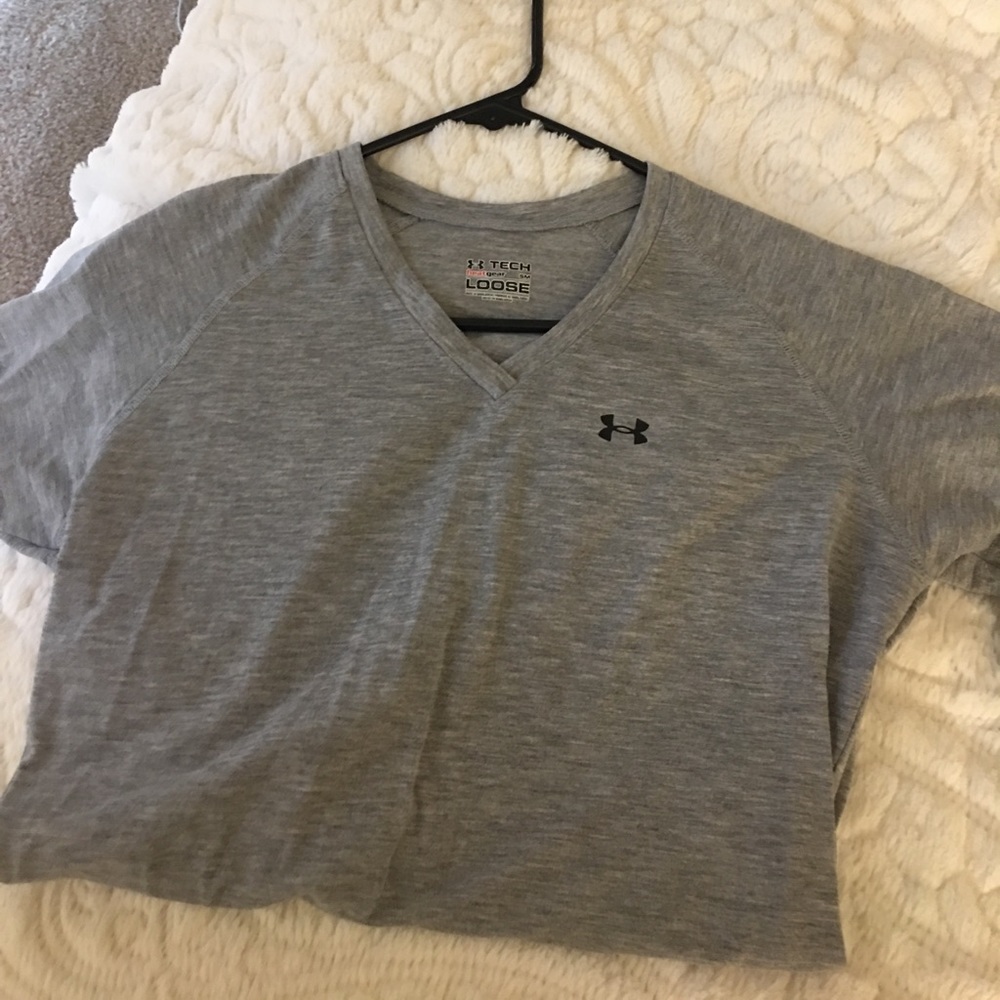 Under armor women's small heat gear workout tshirt