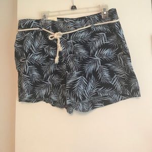 Shorts mid rise