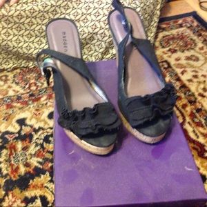 Like new wedge open toed shoes