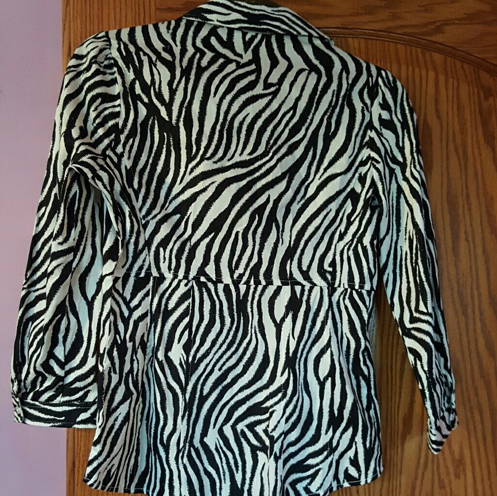Button down shirt - Picture 2 of 4