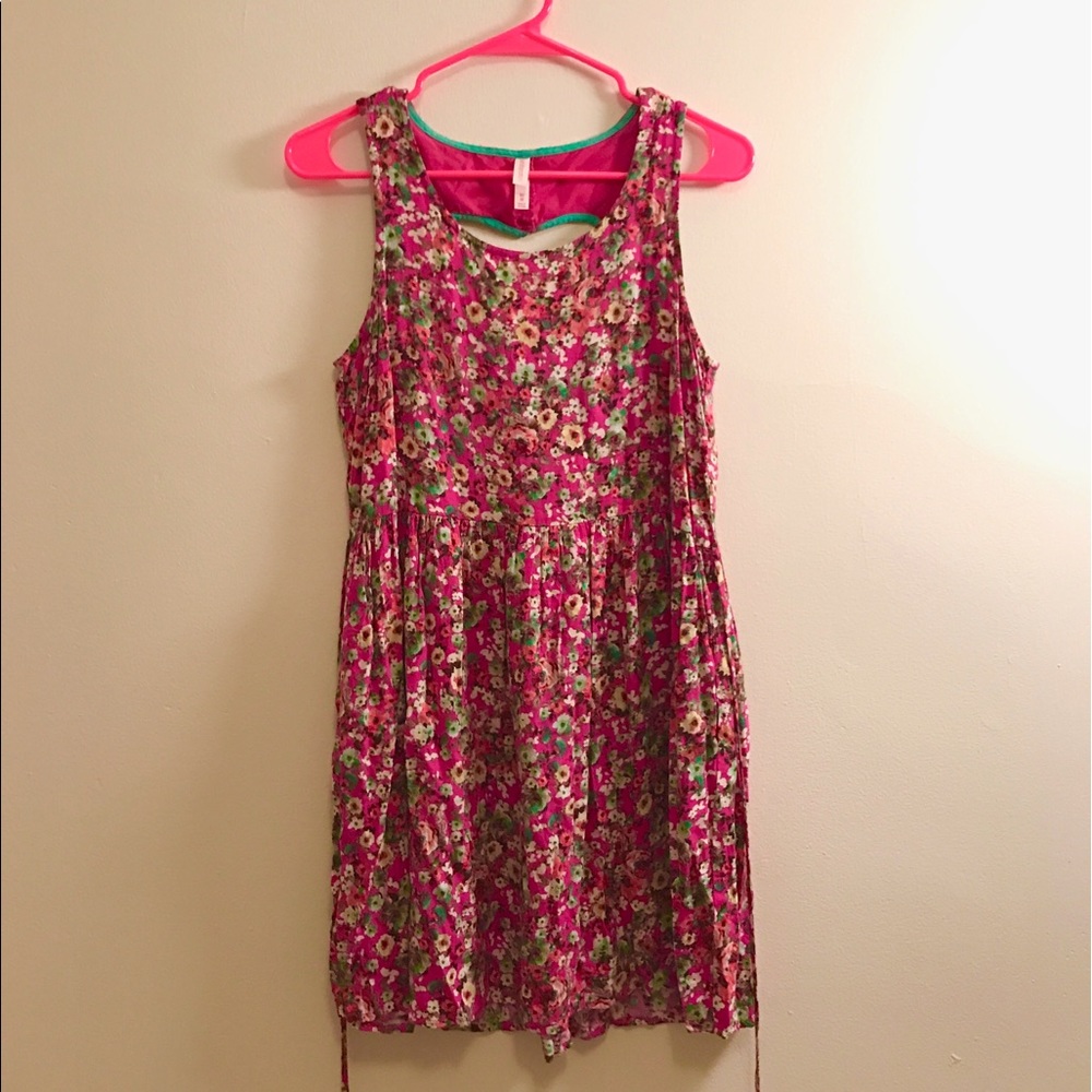 Heart-back magenta Floral summer flirty dress!