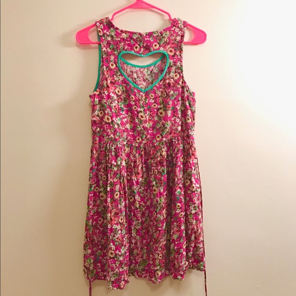 Heart-back magenta Floral summer flirty dress! - Picture 3 of 3