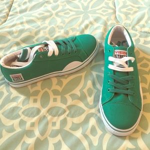 Vision Street Wear Women's Canvas Lo Sneaker