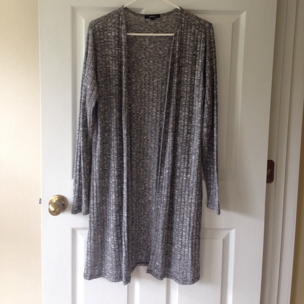 Black/Gray/White speckled mid-thigh cover up