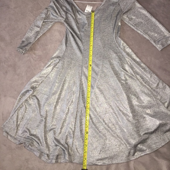 Dress - Picture 2 of 4