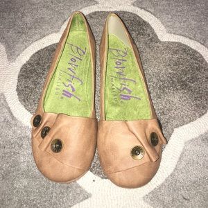 Blowfish Shoes - Blowfish tan flats with three metal button detail Blowfish Shoes - Blowfish tan flats with three metal button detail