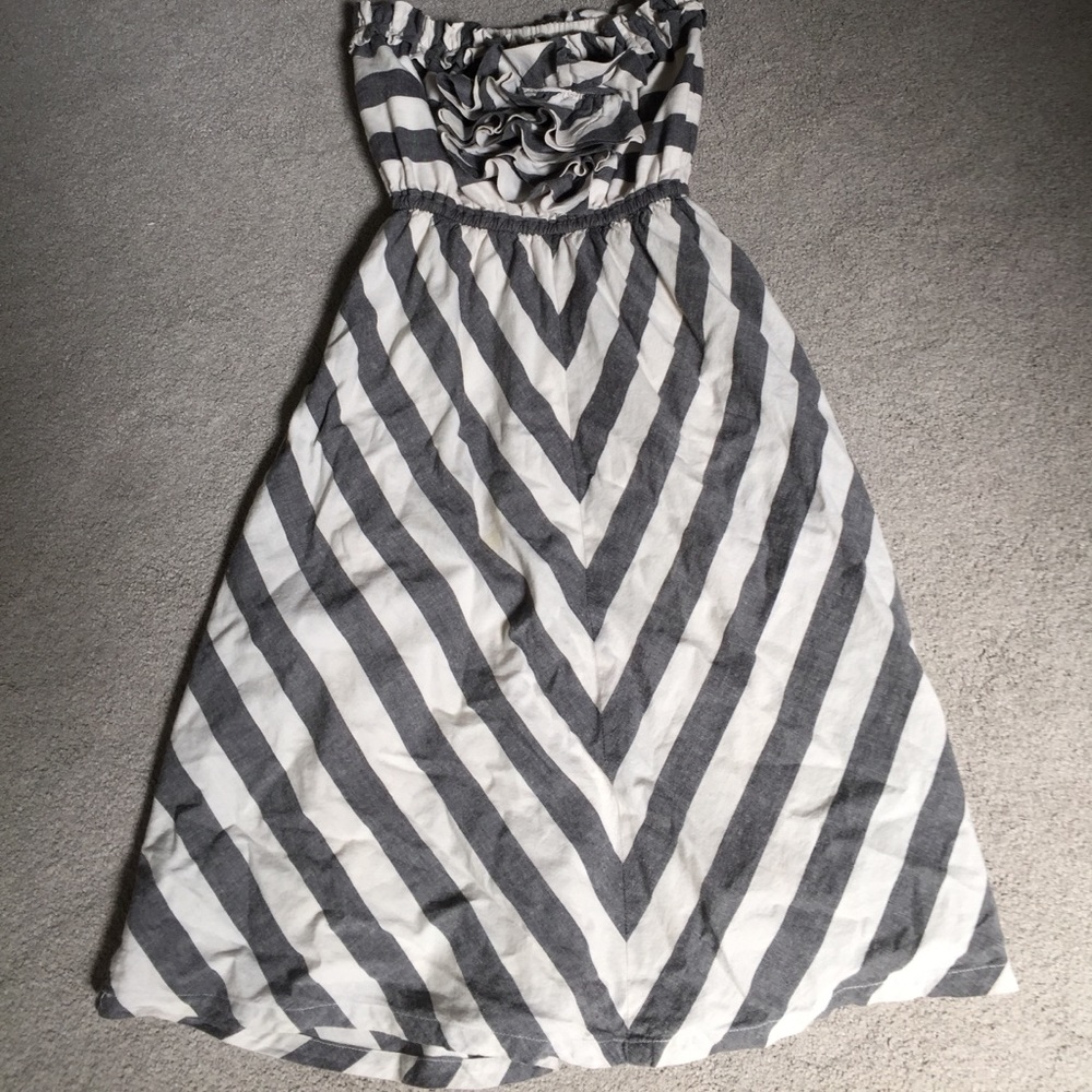 Grey and white linen dress with flower
