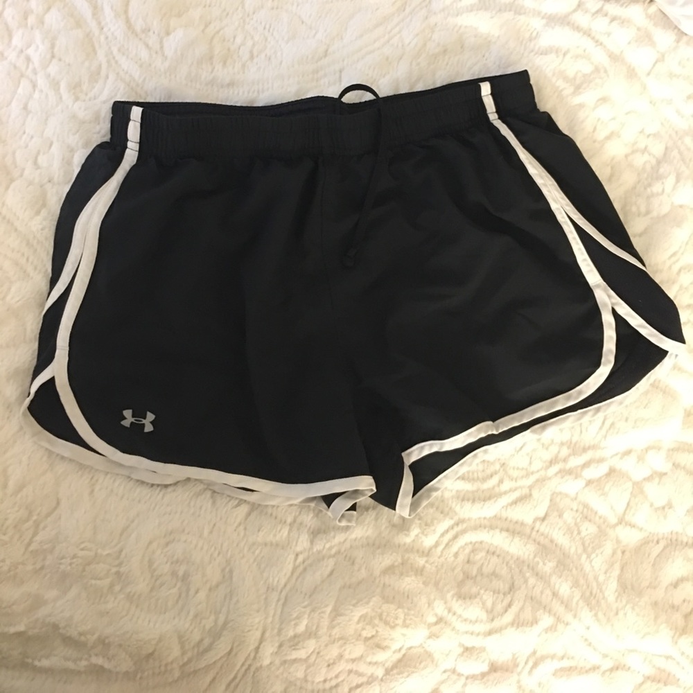 Under armor women's medium running shorts