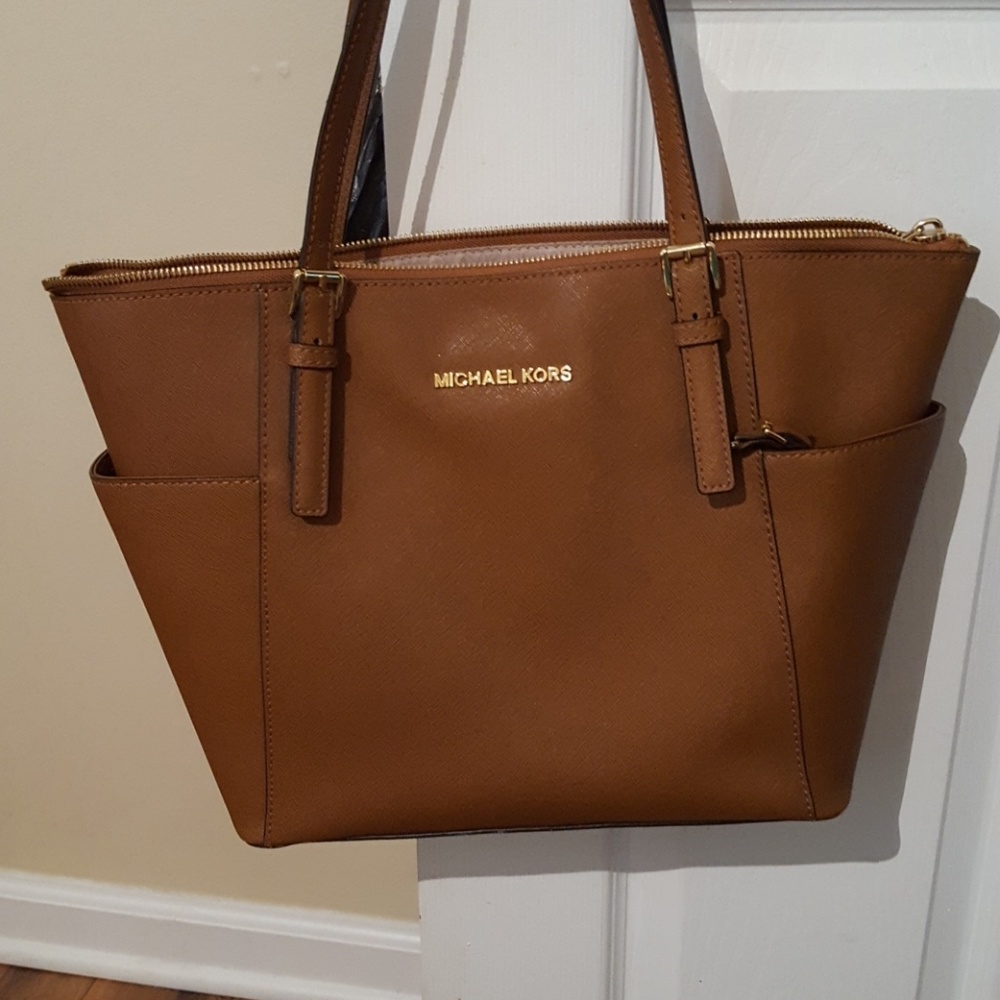 Michael Kors Jet Set East/West Saffiano Leather