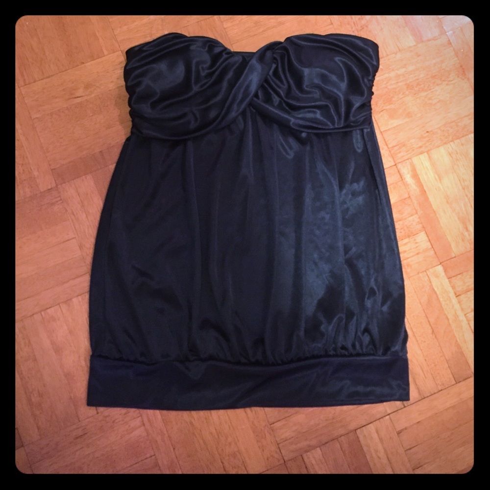 Navy strapless top