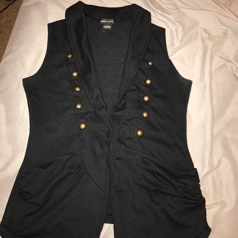 A blouse cover up in great condition