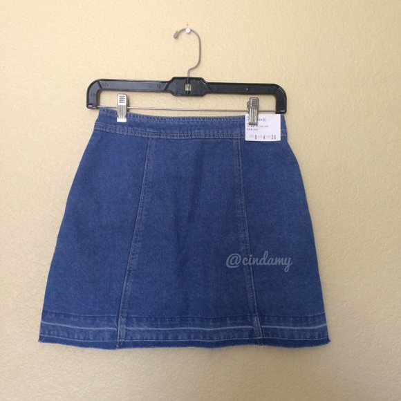 Cotton On denim skirt - Picture 2 of 6