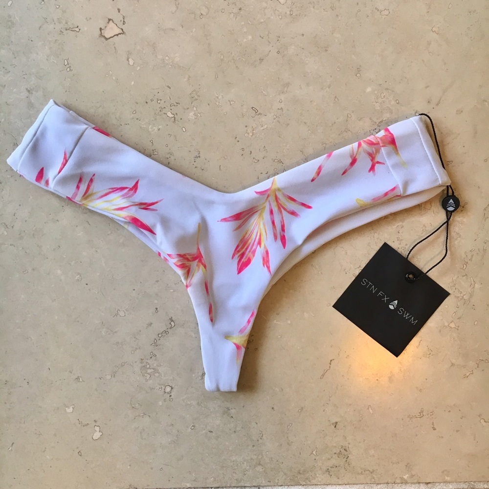 ❗️SOLD❗️ - Stone Fox Tucker Bottom Petit isle XS