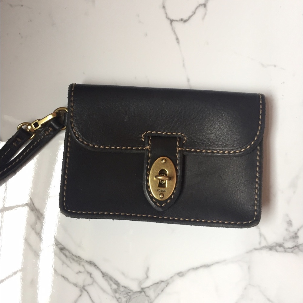 FOSSIL wristlet 👛