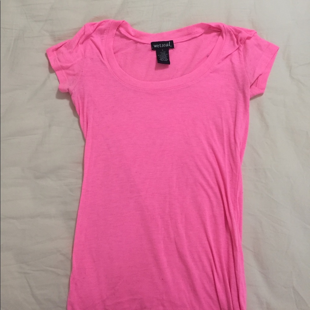 pink scoop neck shirt