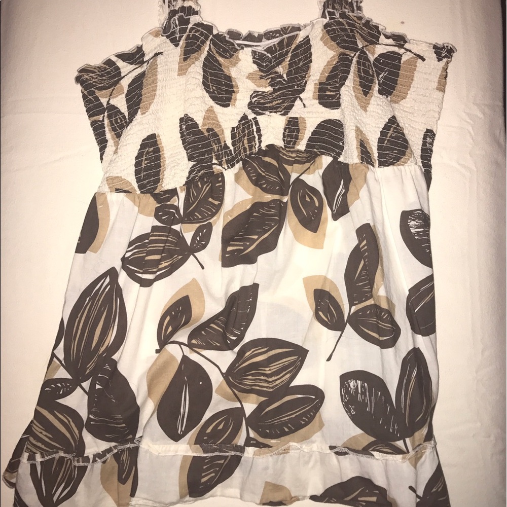 Leafy patterned tank