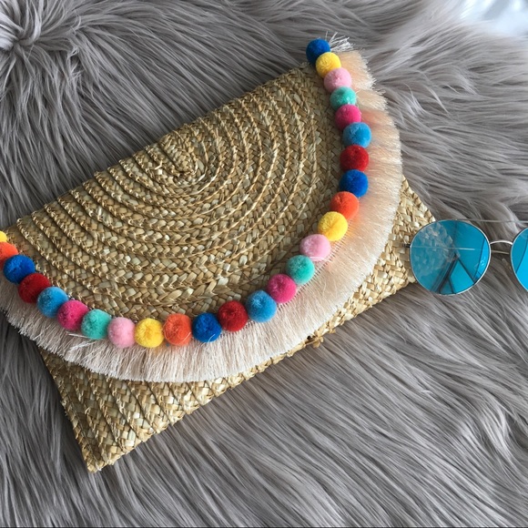 ✨LAST 1💫POM POM STRAW FRINGES CLUTCH - Picture 3 of 5