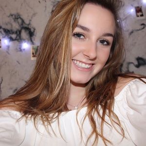 Meet your Posher, Leah