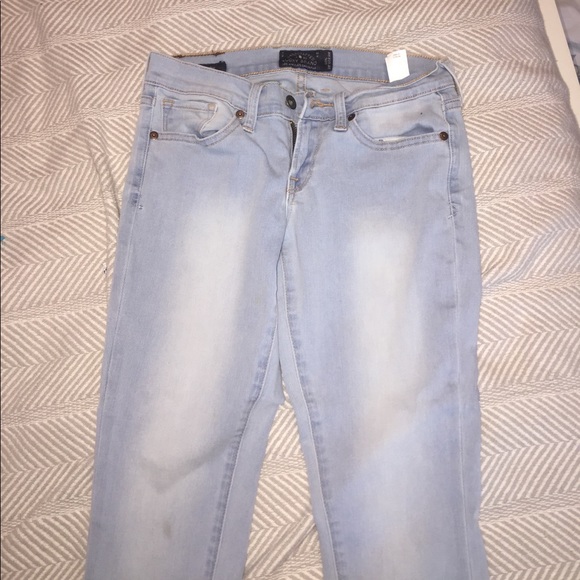 Lucky brand lightwash jeans - Picture 1 of 3