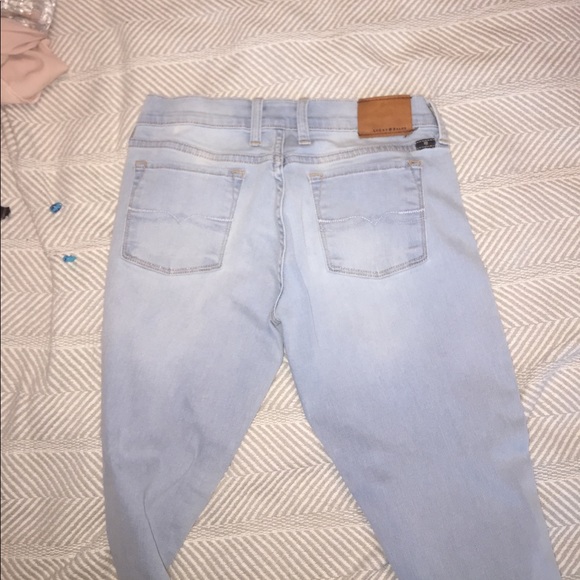 Lucky brand lightwash jeans - Picture 3 of 3