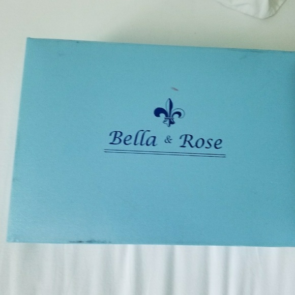 Set - Picture 2 of 2