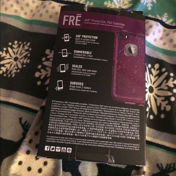 Purple iPhone 5s lifeproof case - Picture 3 of 4