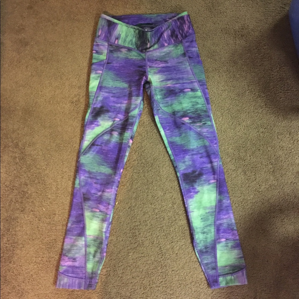 Lululemon capris size 4
