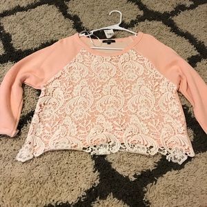 Ambiance light pink, white lace top