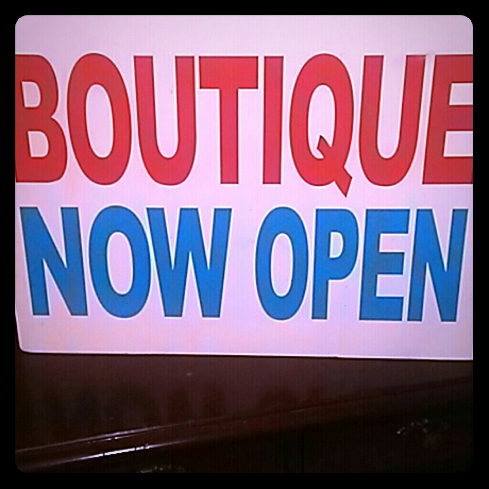 Boutique Jewelry clothes and much more Love Poshin