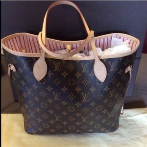 Louis Vuitton Neverfull MM in Rose Ballerine