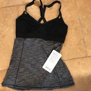 New with tags breathe in tank size 6 Lululemon