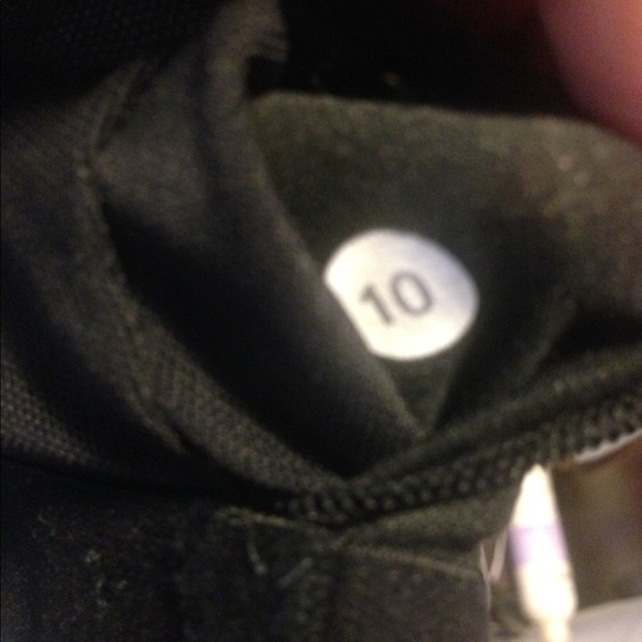 LULULEMON PowerY Tank Top w Shelf Space BlackGray - Picture 5 of 5