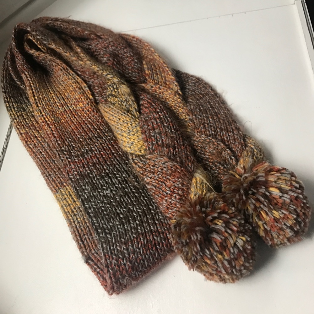 H&M Pom Pom Scarf