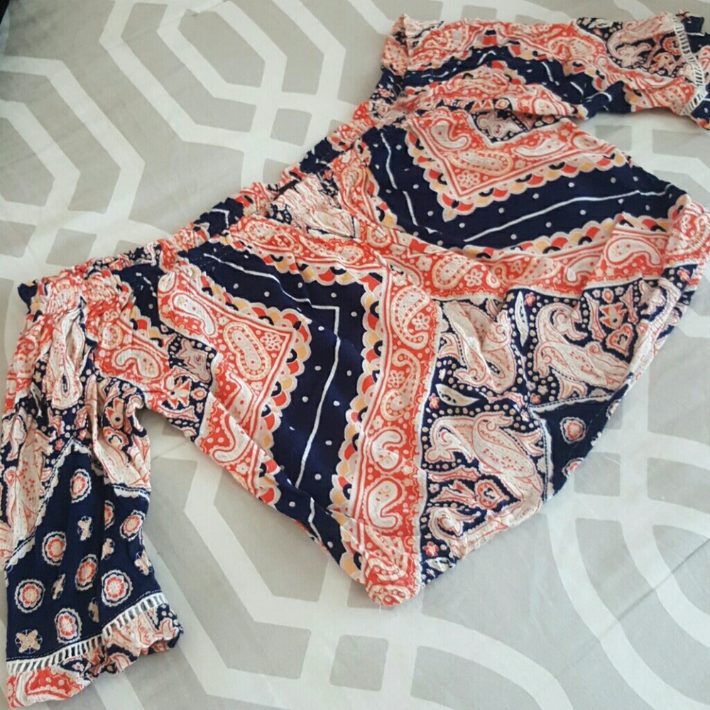 Off shoulder  crop top