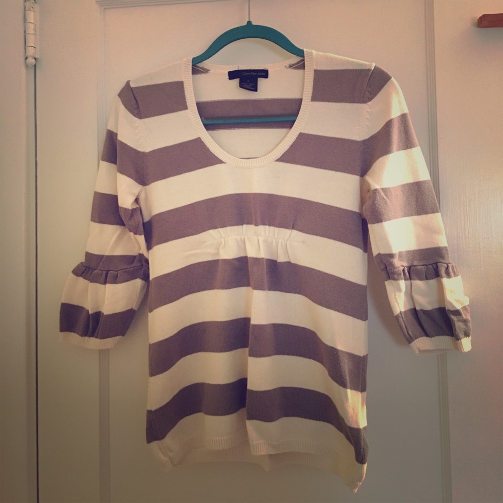 Calvin Klein Jeans 3/4 Flutter Sleeve Sweater