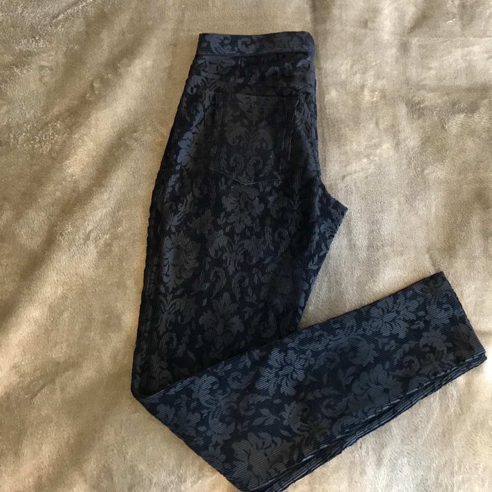 Black floral leggings